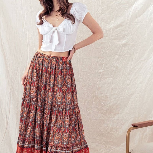 NWOT White Short Sleeve Smocked Crop Top - Picture 4 of 6